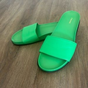 “Frame Denim” Le Osborne Slide Sandals Grass Green